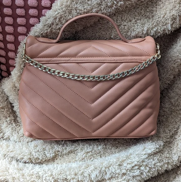 EUC A New Day Coral Quilted Bag with removable strap - Picture 7 of 8